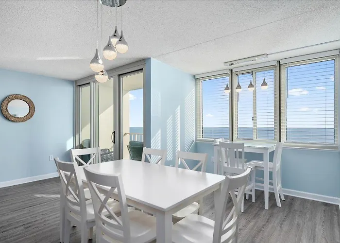 Quay-upgraded Ocean Front 3 Bedroom With Indoor & Outdoor Pools!