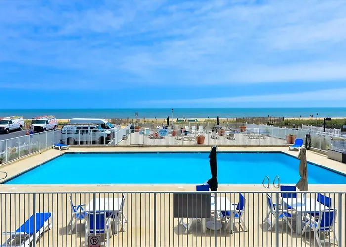 Quay-upgraded Ocean Front 3 Bedroom With Indoor & Outdoor Pools!