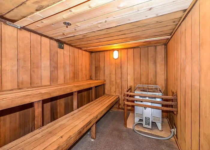Quay-upgraded Ocean Front 3 Bedroom With Indoor & Outdoor Pools! * Ocean Stadt